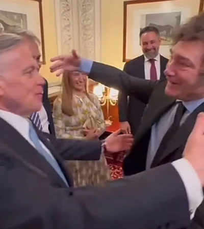 El presidente Milei interrumpió en el programa de Antonio Laje en A24.