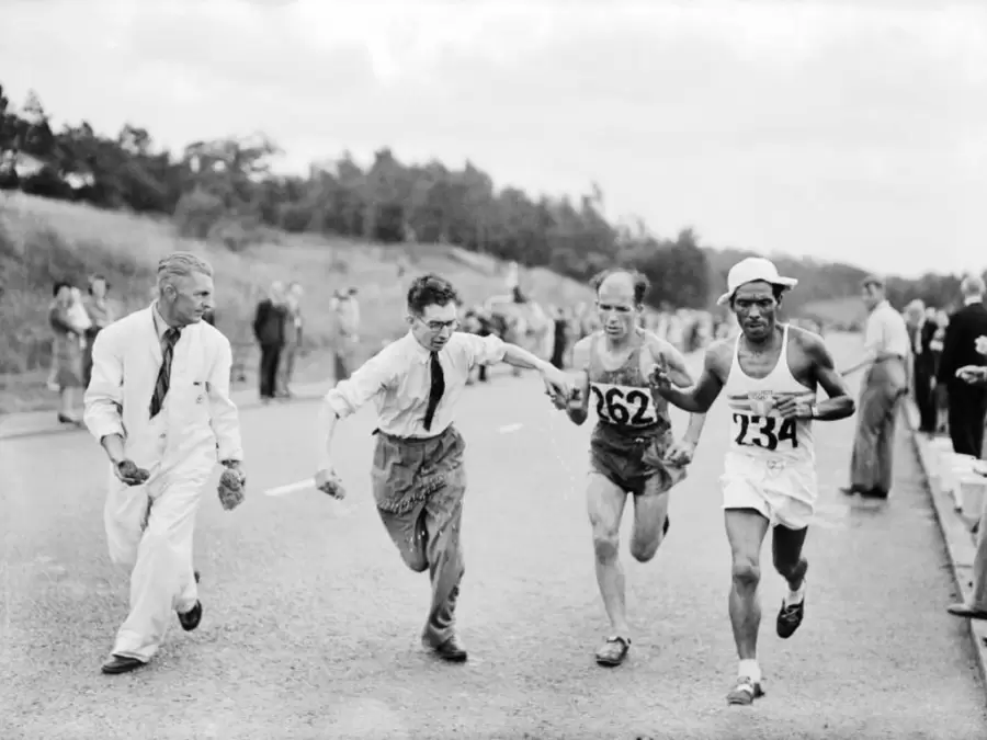 Eusebio Guiñez con su sombrerito y el número 234