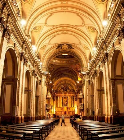 El último adiós a Francisco comenzará con una misa en la Catedral Metropolitana de Buenos Aires y que continuará con dos caravanas.