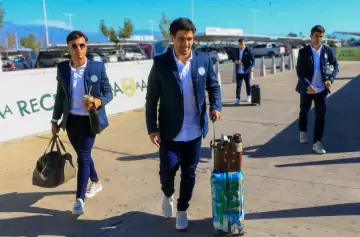 Con el traje de la Sudamericana, Godoy Cruz se transforma