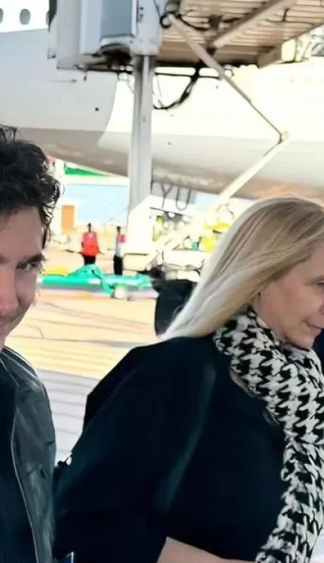 Milei llegó a Roma con la garganta cargada.