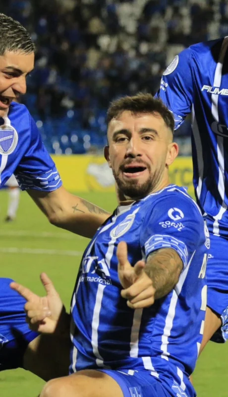 El Pistolero Auzmendi se sacó la mufa.