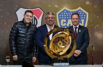 Se presentó el trofeo del Mundial de Clubes en la previa del Superclásico