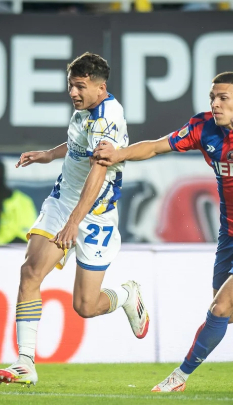 Rosario Central le ganó a San Lorenzo y sigue puntero.