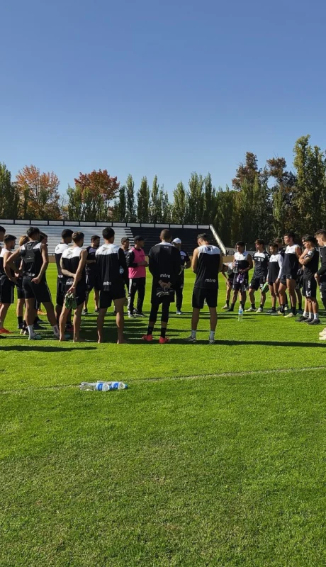 Gimnasia y Esgrima recibe en su cancha a Nueva Chicago y busca seguir siendo líder