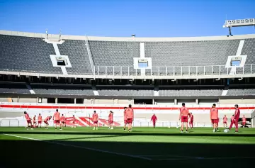 Los futbolistas de River y Boca que podrían debutar en el Superclásico