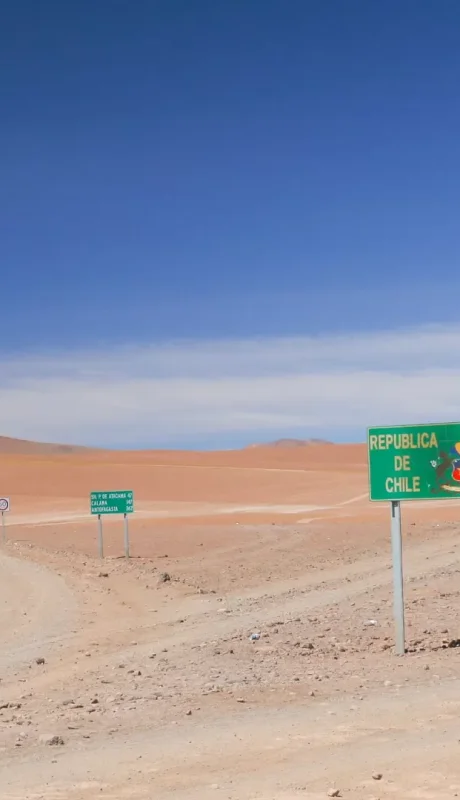 Frontera entre dos países distanciados./