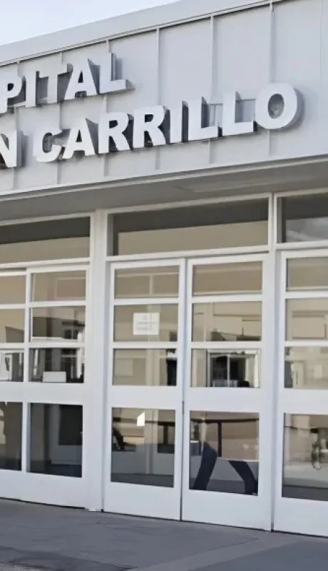 En un primer momento la víctima fue trasladada al hospital Carrillo de Las Heras y debido a las heridas lo llevaron al hospital Central donde falleció