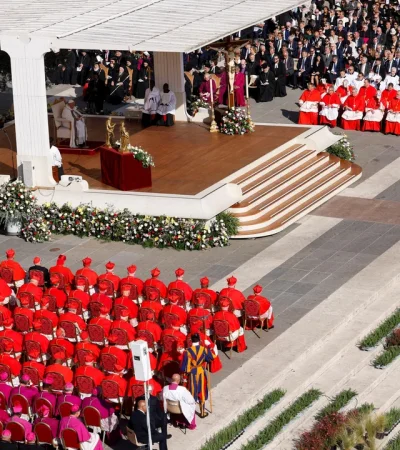 El cónclave será el 7 de mayo/