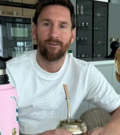 Rechazan un mate de Lionel Messi y el video se hace viral.