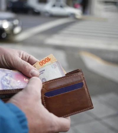 El Salario Mínimo, Vital y Móvil vale menos de la mitad que en noviembre de 2015.