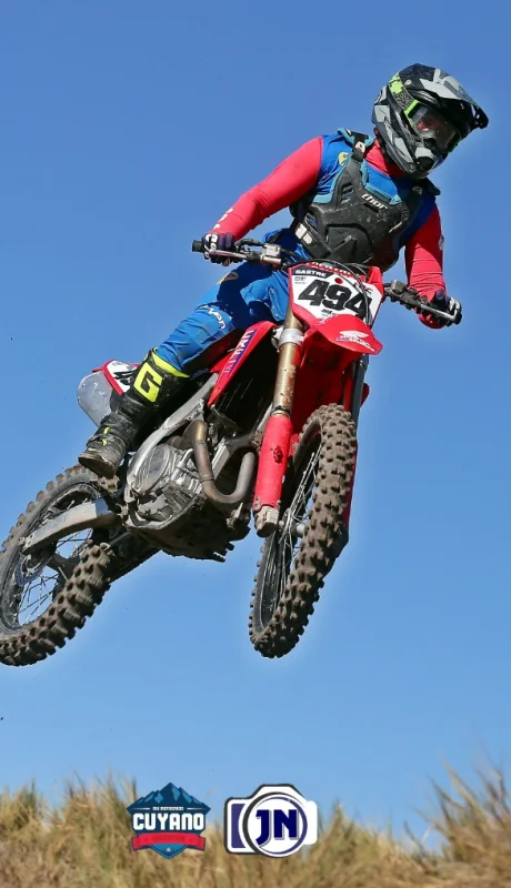 Hermosa postal del motocross