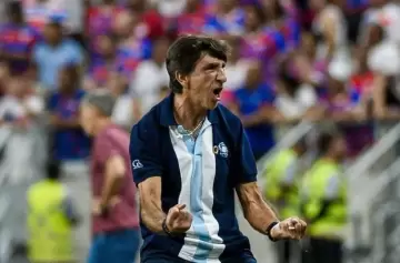 Racing venció a Newell's y Costas celebró el compromiso: "Vamos por todo"