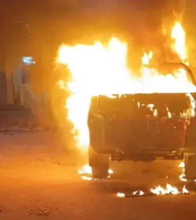 Terminaron incendiando una camioneta en Fuerte Apache