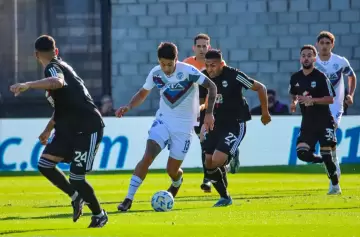 Godoy Cruz fue goleado por Riestra y quedó eliminado del Torneo Apertura 2025