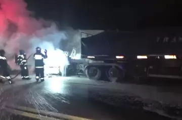 Se incendió de un camión en Potrerillos y provocó caos en la Ruta 7