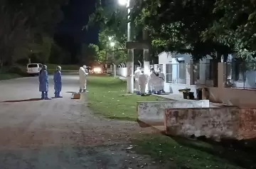 Mató a su pareja y colgó el cuerpo en una reja para simular un suicidio