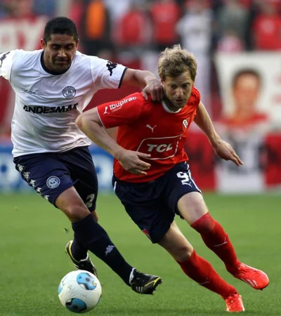 Independiente Rivadavia juega ante Independiente de Avellaneda.