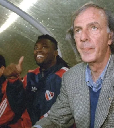 César Menotti dirigió varias veces al Rojo