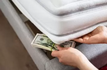 Alertan que el uso de dólares no declarados no reactivará la economía si no hay inversión