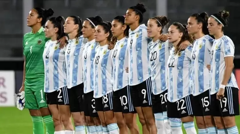 Una de las últimas formaciones de la Selección Argentina, con la mendocina Banini.