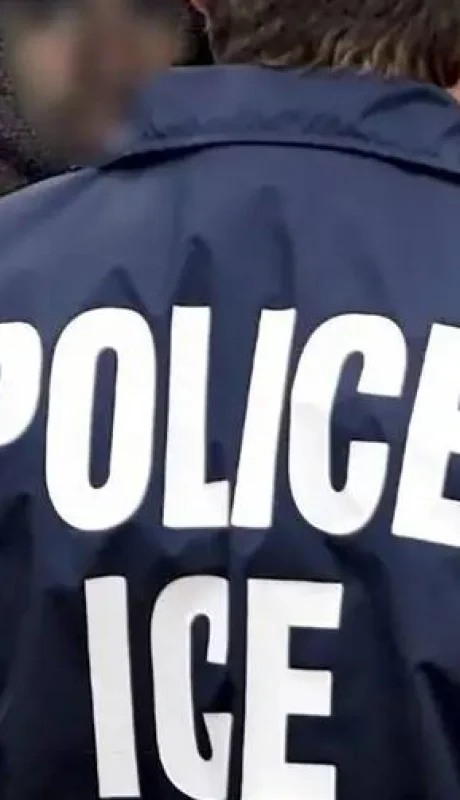 El gobierno de Trump publico un incentivo para que los indocumentados eviten ser objetivo de las redadas de la oficina de migraciones.