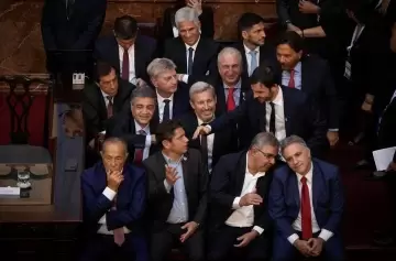 Gobernadores de todos los partidos se reúnen en Paraná en clave productiva