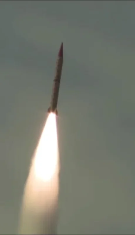 India atacó objetivos múltiples en suelo pakistaní y no se sabe cuál será la respuesta de Islamabad.