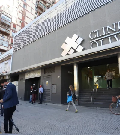 Clínica Olivos, donde operaron a Maradona./