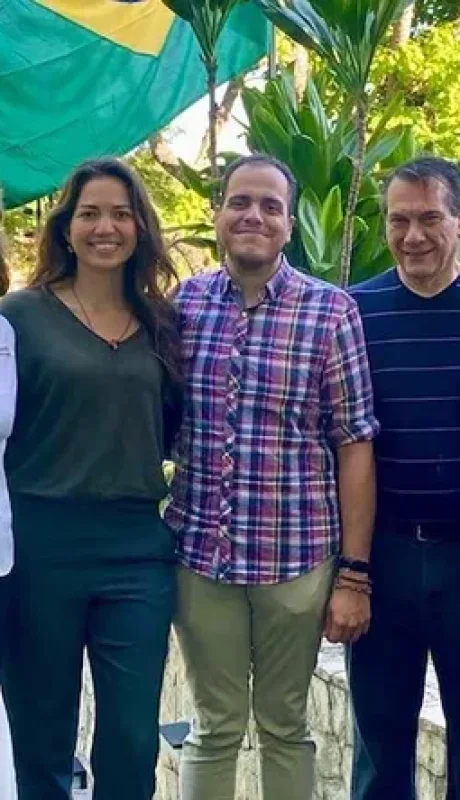 La salida sorpresiva de los cinco opositores sorprendió a toda la comunidad mundial.