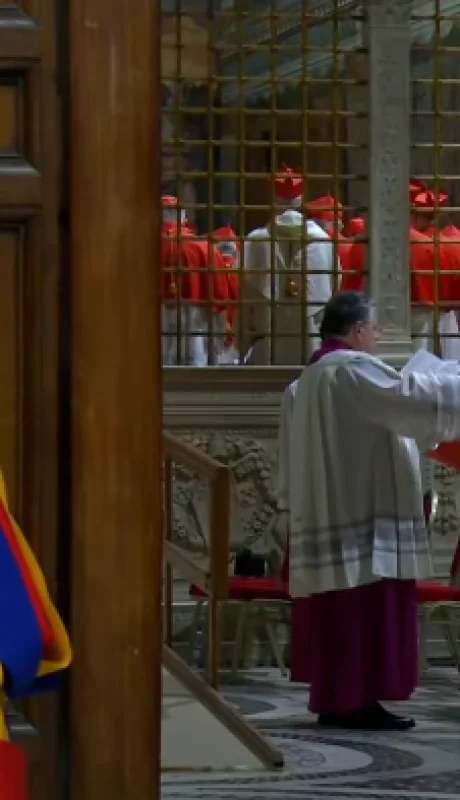 Comienzo del Cónclave.