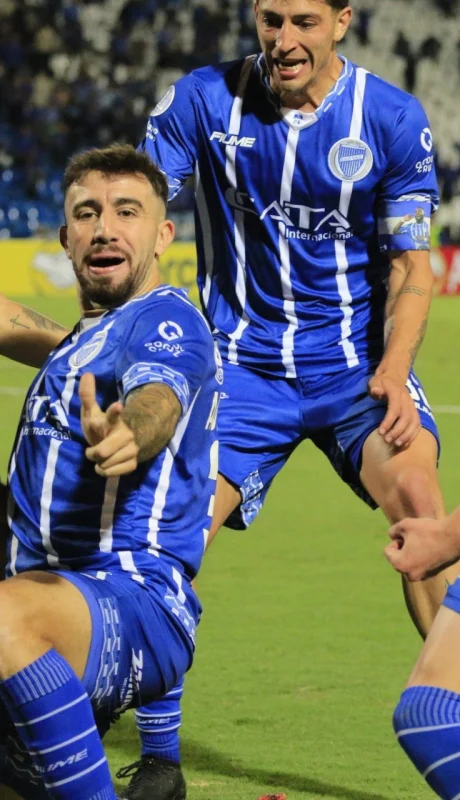 El Tomba celebra una clasificación histórica.