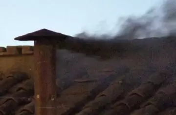 No positivo: fumata negra y no hay nuevo papa