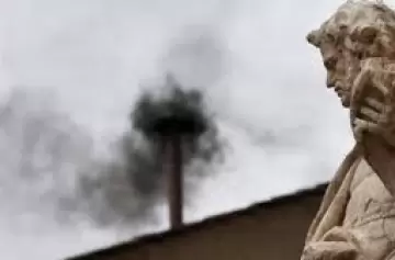 La segunda votación también fue negativa y crece la expectativa en el Vaticano