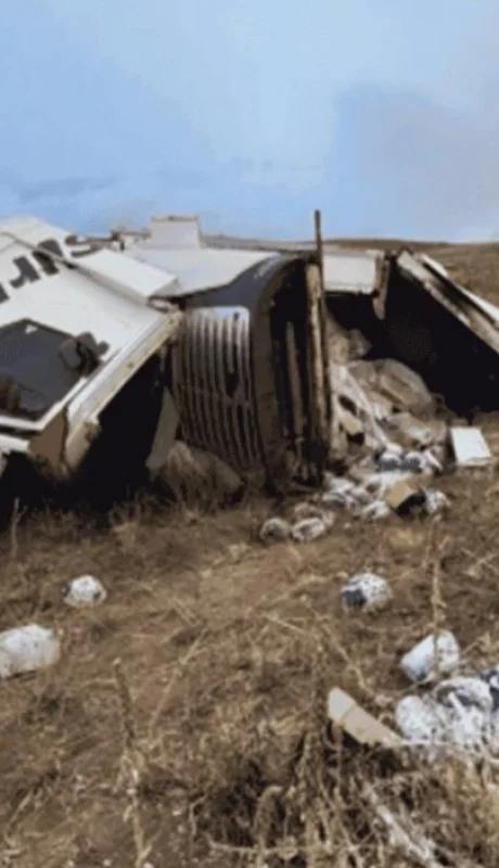 Camión volcado en Chubut.