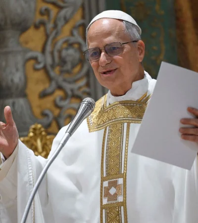 León XIV inicia su primer tour internacional con una misión: llevar esperanza y un mensaje de paz a Turquía y Líbano.