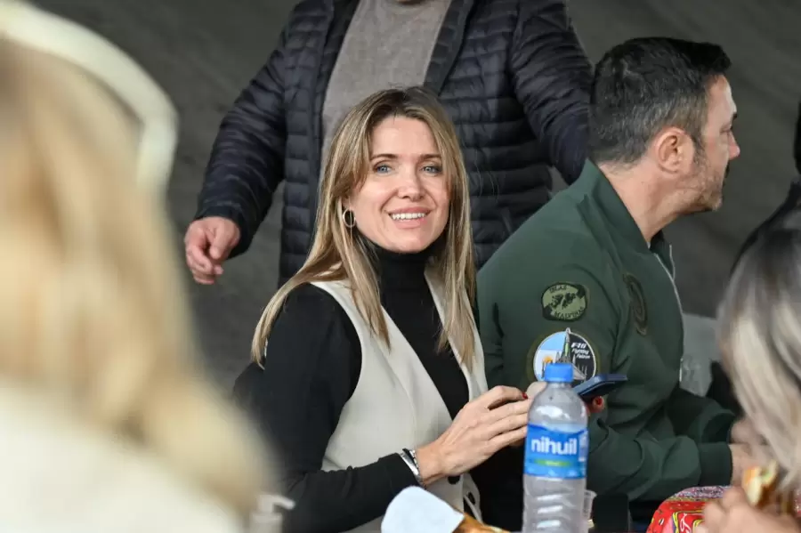 El Ministro de Defensa junto con su hermana Griselda Petri/ Fuente: Prensa