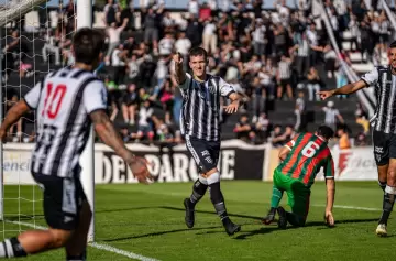 Gimnasia le ganó a Agropecuario y sigue como escolta en su zona