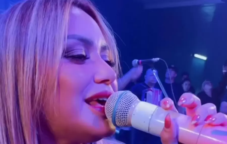 El hecho ocurrió durante la madrugada del sábado a la salida del show de Karina.