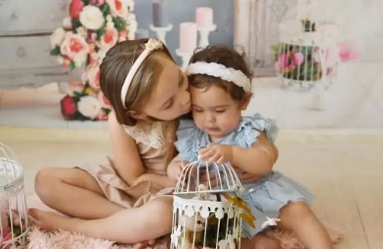 Las hermanitas Pilar y Delfina Hecker/ Fuente: Web