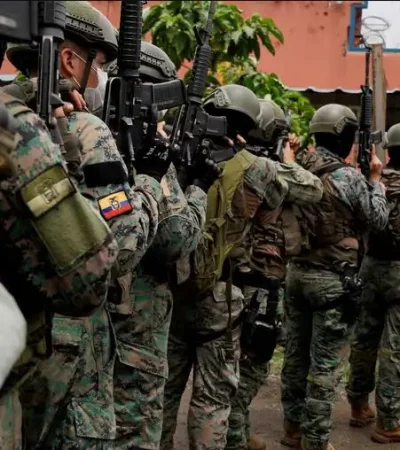 Disidentes de las FARC quieren apropiarse de recursos mineros que estarían dentro de la región selvática bajo soberanía de Quito.