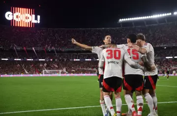 River apabulló a Barracas Central y se medirá con Platense en cuartos
