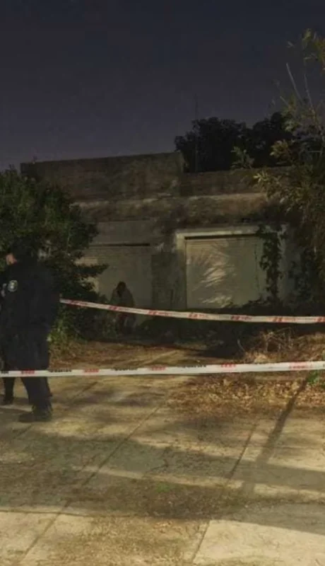 El cuerpo fue hallado en una vivienda de La Plata.