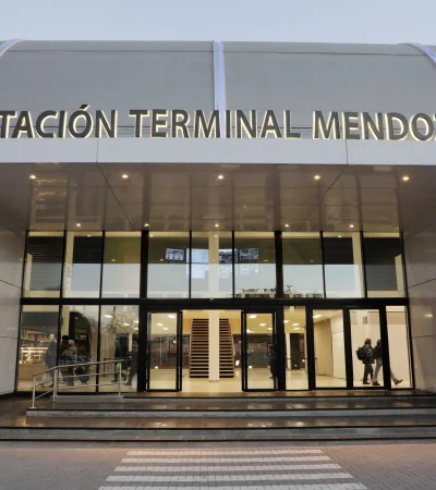 Terminal de Ómnibus Mendoza.