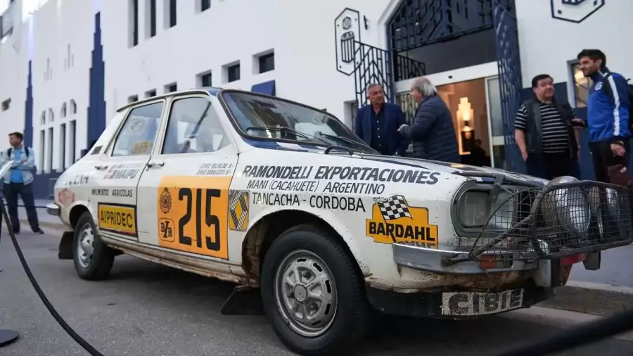 Jorge Recalde corrió en 1978 el Rally Vuelta a América del Sur. Lo acompañado por Jorge Baruscotti y con un Renault 12. Fuente: Web