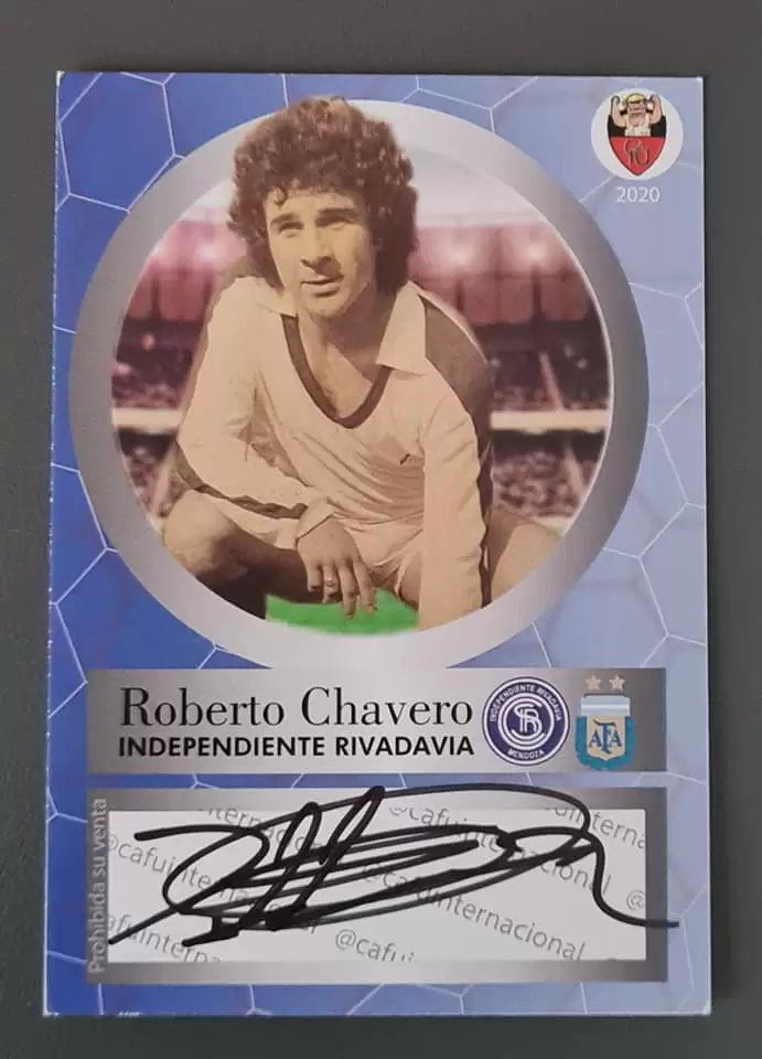 Una figurita con la imagen del Taca Chavero en sus tiempos de futbolista