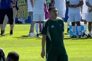 Riquelme jugó el partido de leyendas de FIFA y les habló a los hinchas de Boca