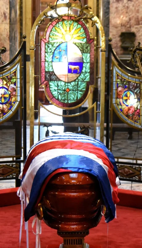 "El Viejo", tal cual le llamaban a Mujica, marco una época en la realidad uruguaya y fue protagonista de la construcción de un país ejemplar.