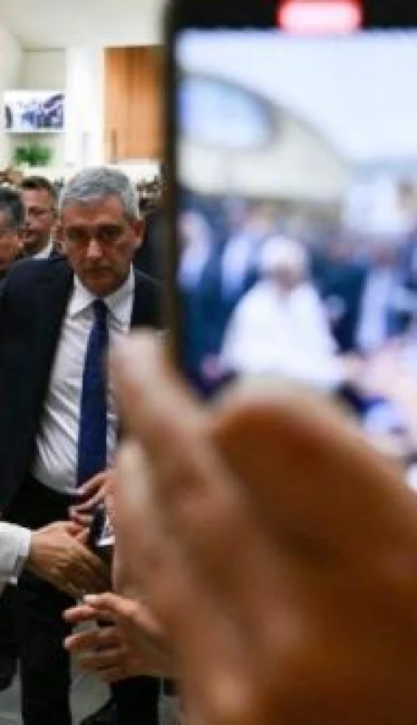 Las cuentas oficiales papales comenzaron con Benedicto XVI y se mantienen vigentes.