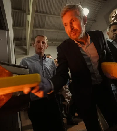 Rogelio Frigerio participó de la quema de drogas./